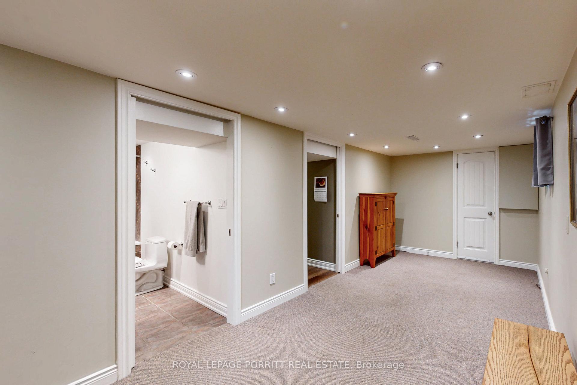 Photo 22 of 41 Ecker Drive, Etobicoke, Alderwood — HOMEH