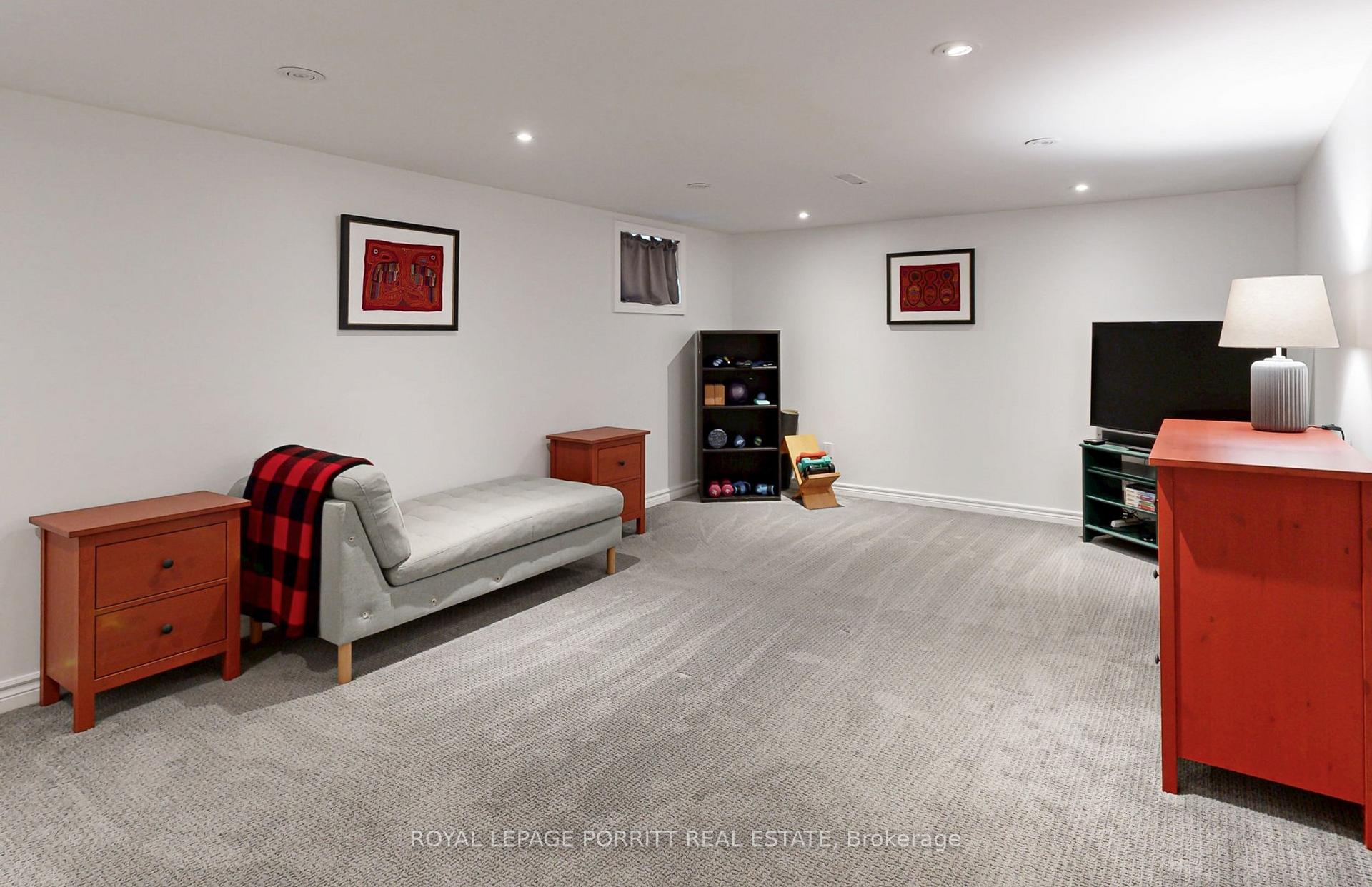 Photo 24 of 41 Ecker Drive, Etobicoke, Alderwood — HOMEH
