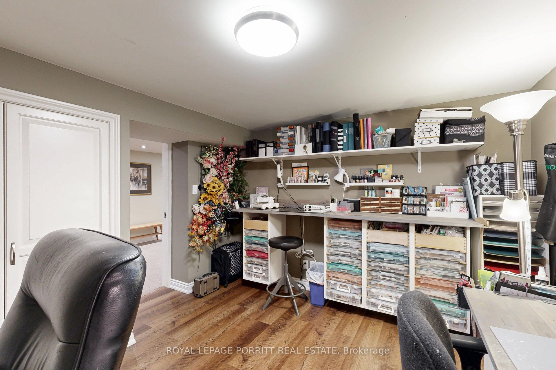 Photo 29 of 41 Ecker Drive, Etobicoke, Alderwood — HOMEH