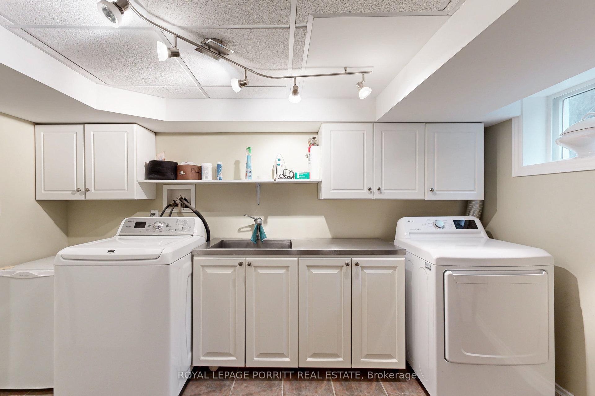 Photo 31 of 41 Ecker Drive, Etobicoke, Alderwood — HOMEH