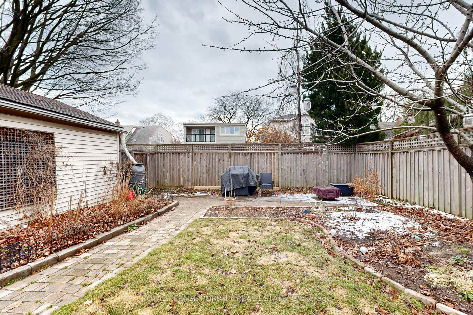 Photo 36 of 41 Ecker Drive, Etobicoke, Alderwood — HOMEH