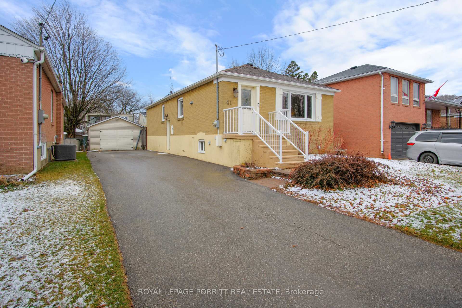 Photo 39 of 41 Ecker Drive, Etobicoke, Alderwood — HOMEH