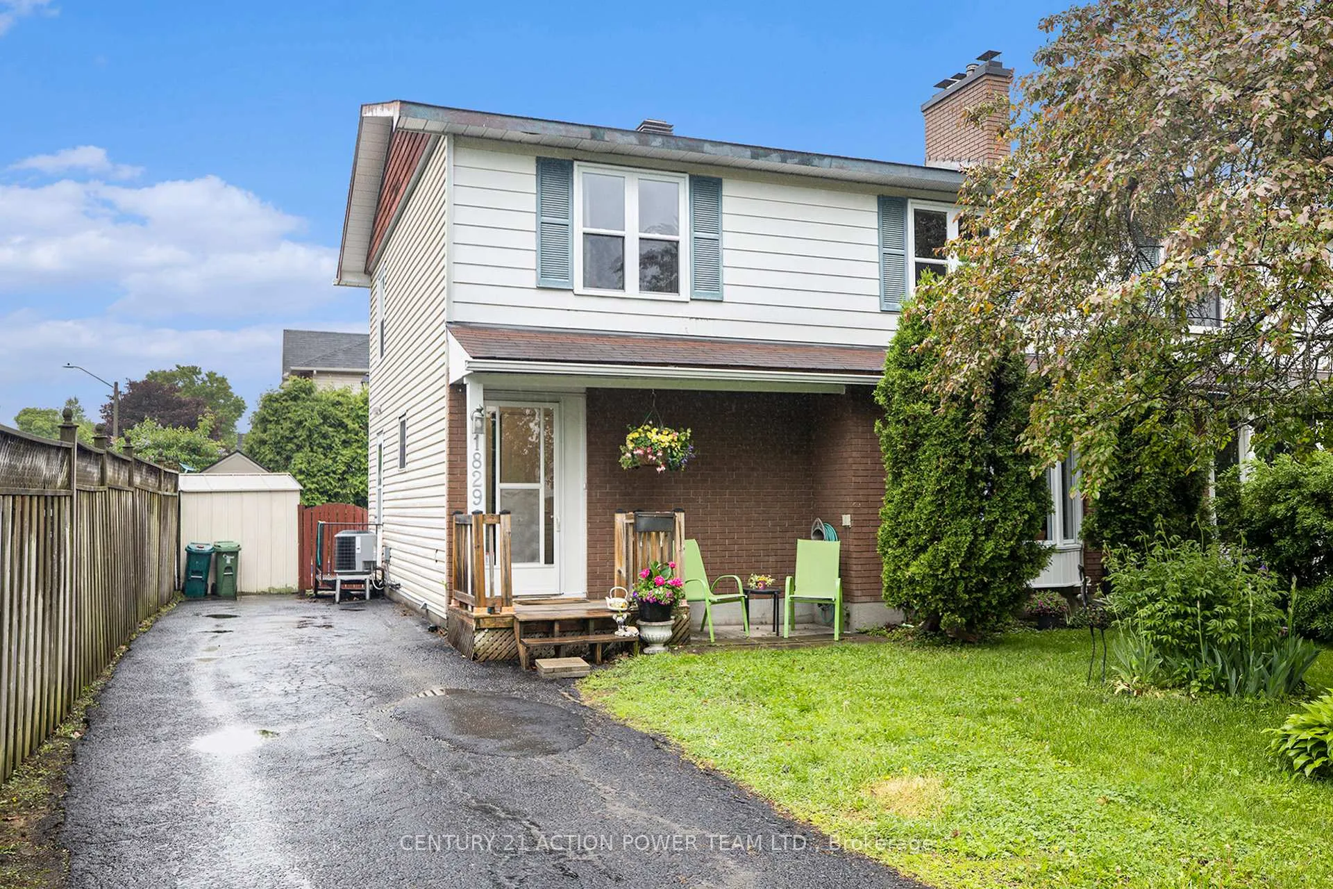 Photo 5 of 1829 Cloverlawn Crescent, Ottawa, Beacon Hill South — HOMEH