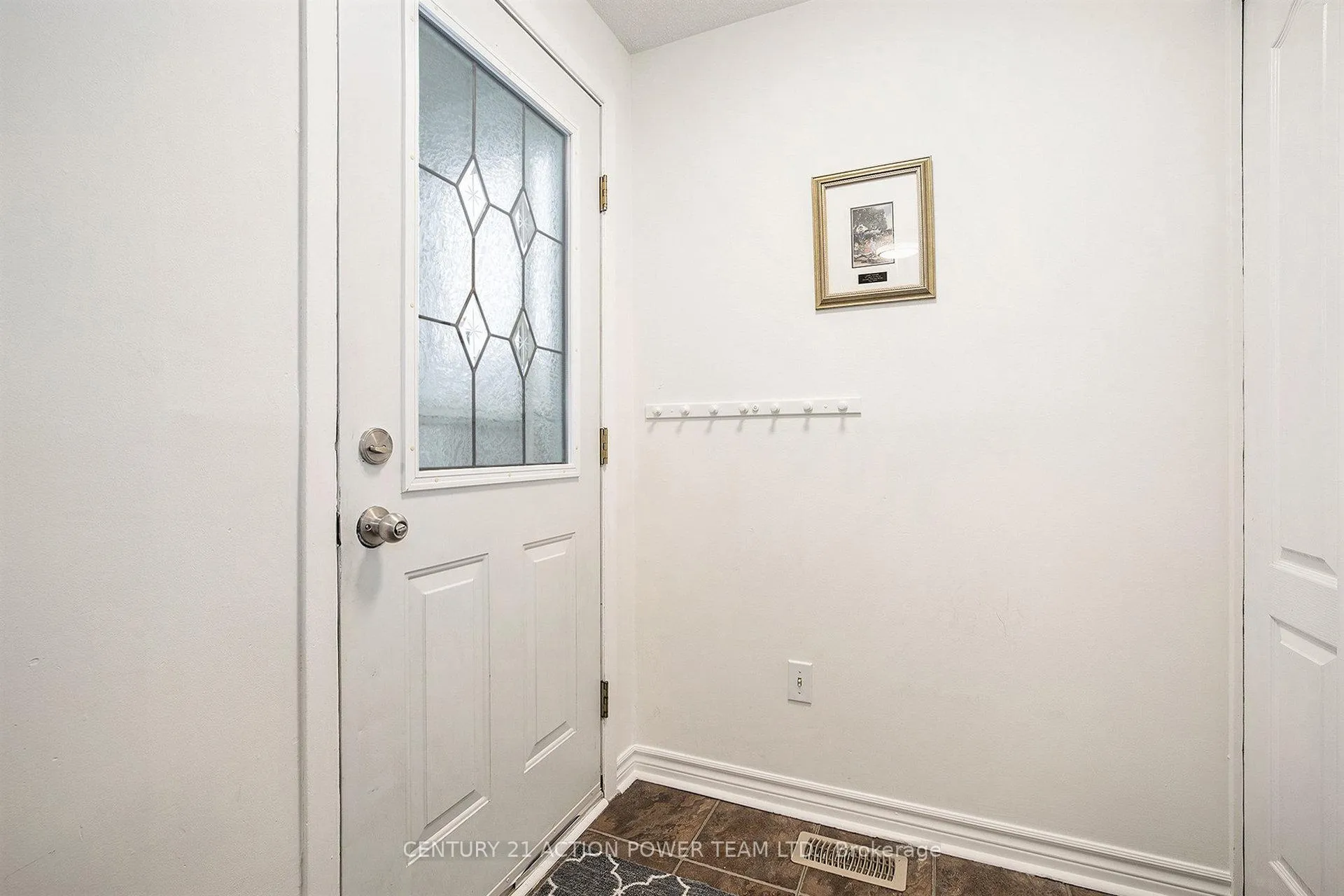 Photo 28 of 1829 Cloverlawn Crescent, Ottawa, Beacon Hill South — HOMEH