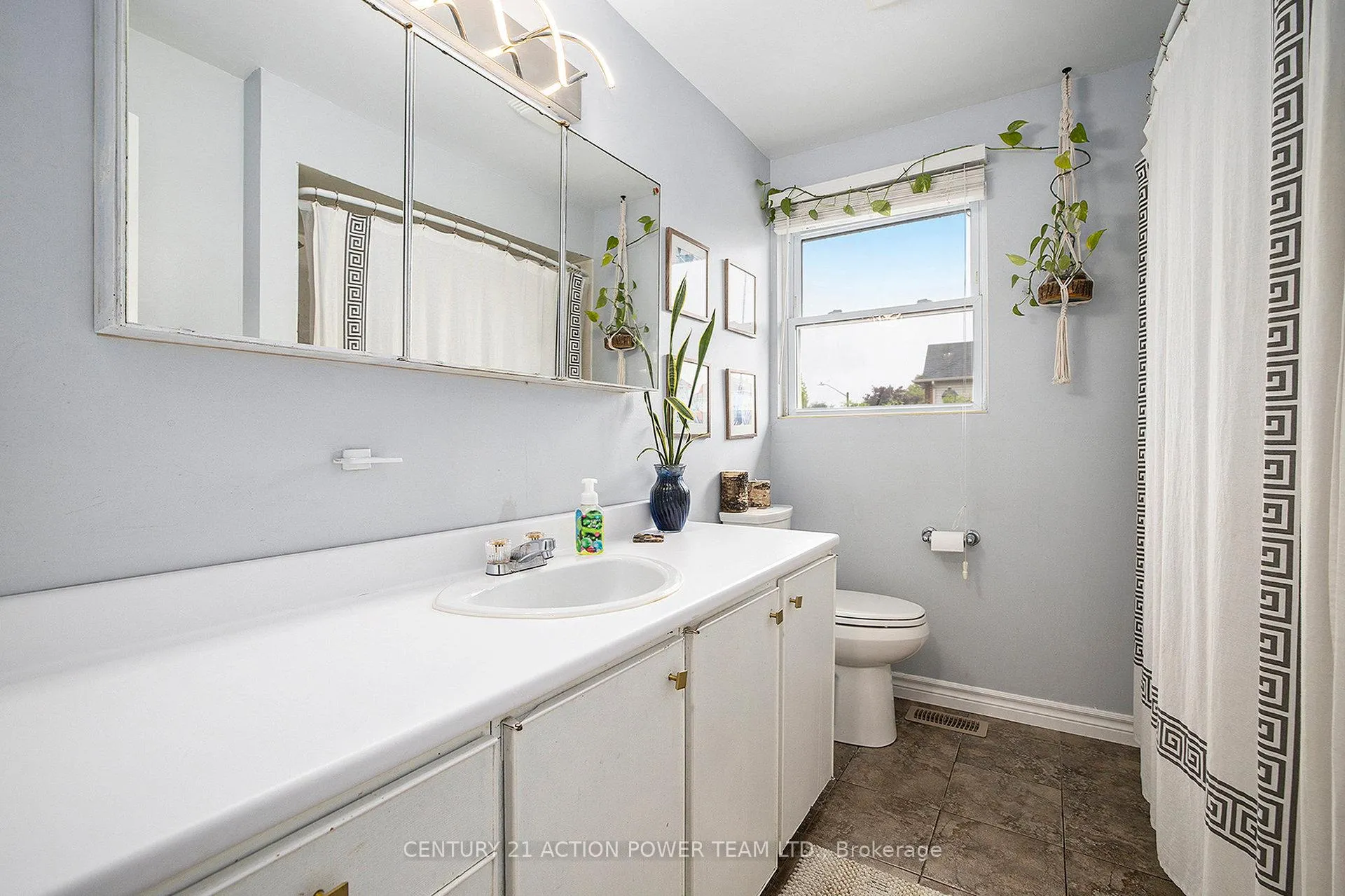 Photo 147 of 1829 Cloverlawn Crescent, Ottawa, Beacon Hill South — HOMEH