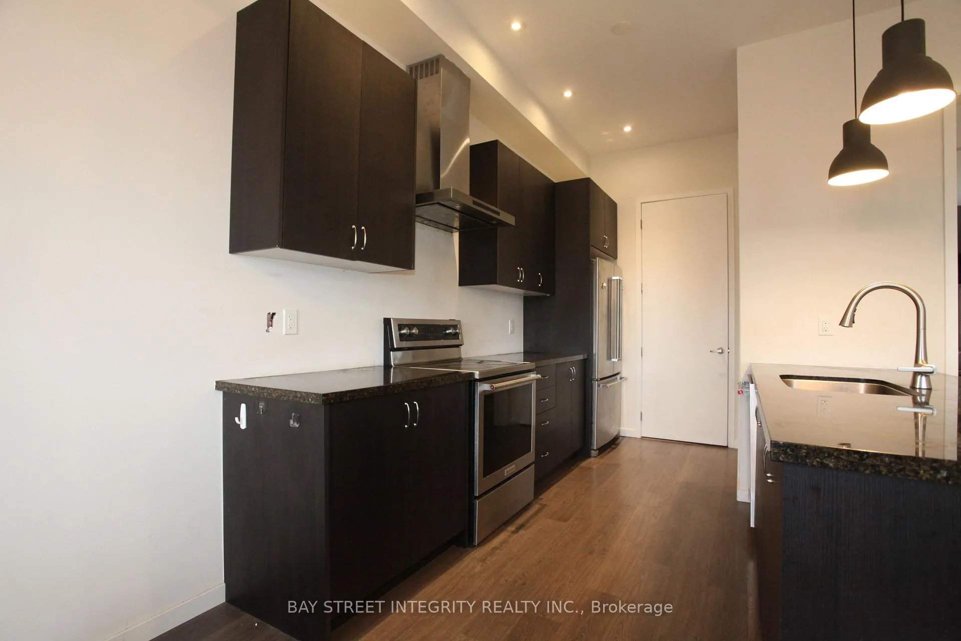 Photo 18 of 266 Elyse Court, Aurora, Bayview Northeast — HOMEH