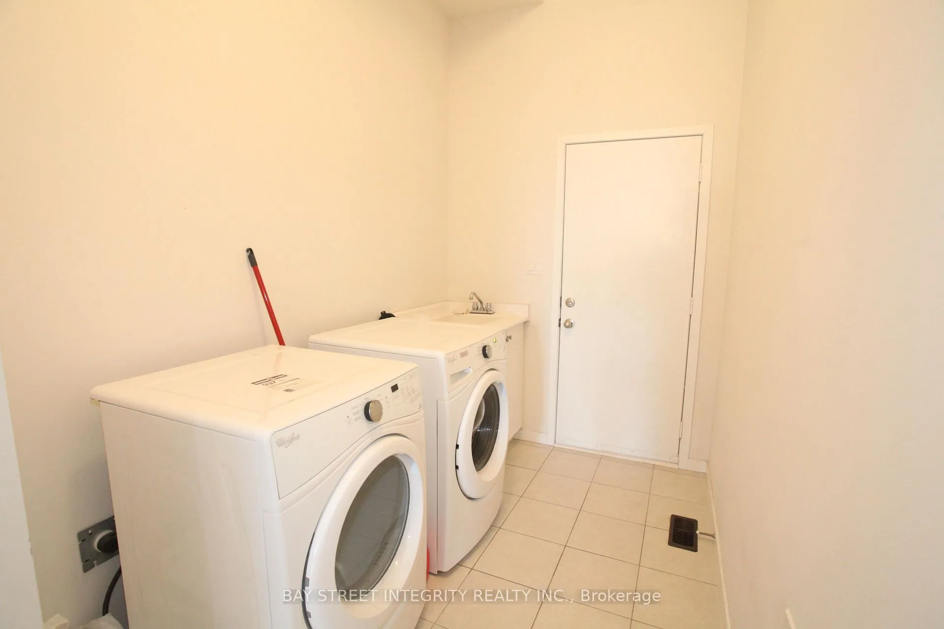 Photo 54 of 266 Elyse Court, Aurora, Bayview Northeast — HOMEH