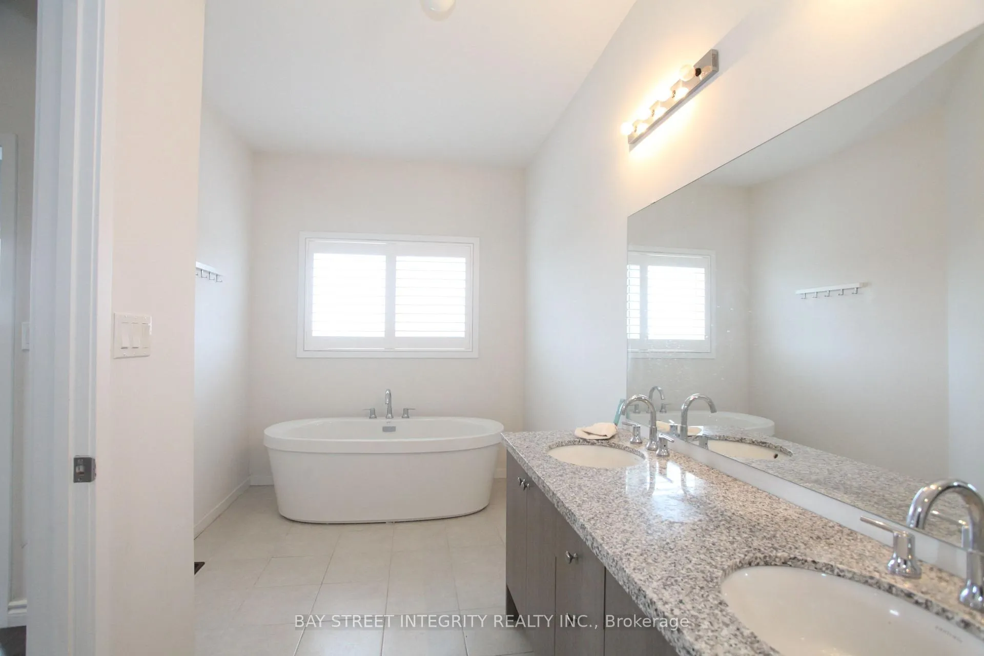 Photo 114 of 266 Elyse Court, Aurora, Bayview Northeast — HOMEH