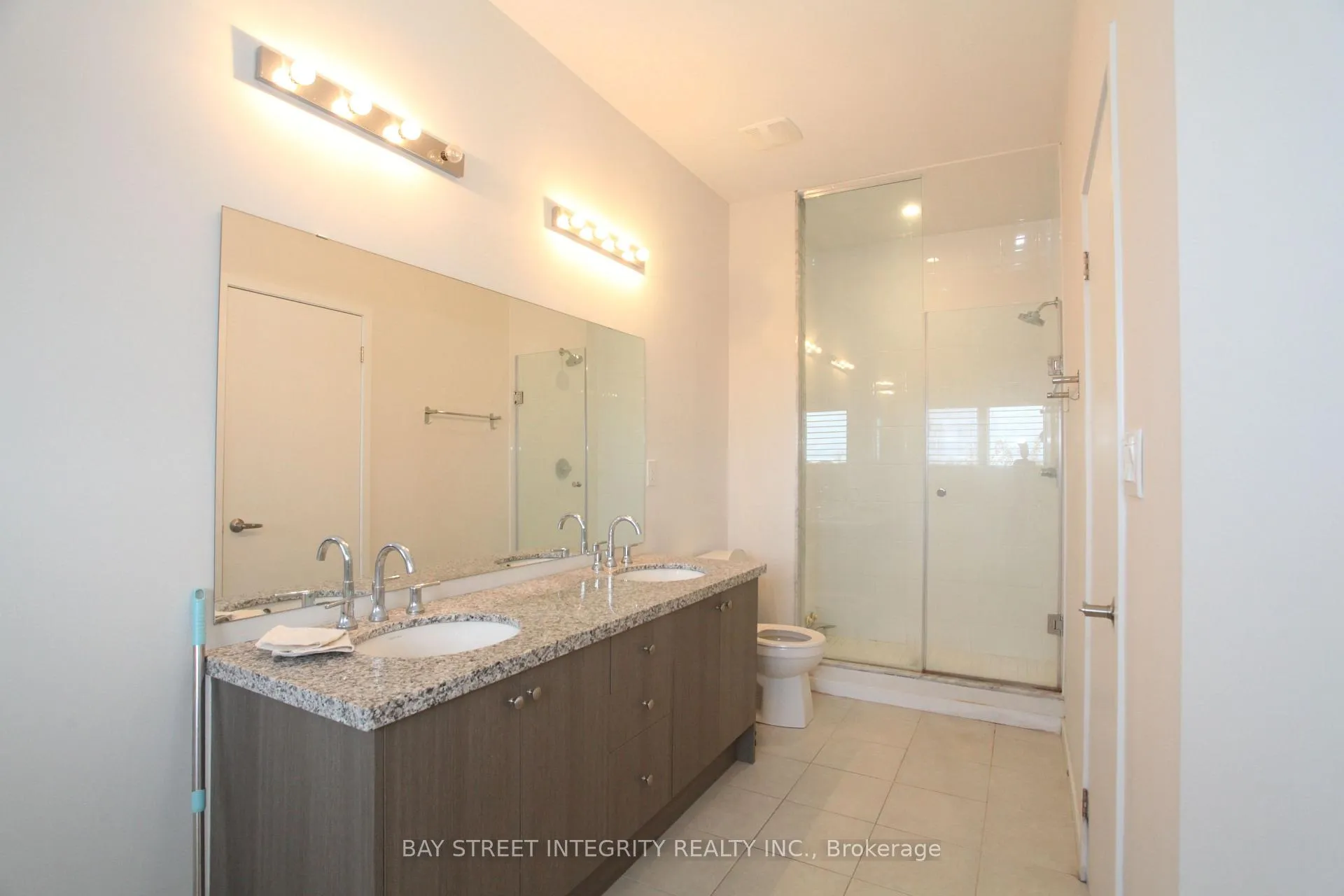 Photo 117 of 266 Elyse Court, Aurora, Bayview Northeast — HOMEH