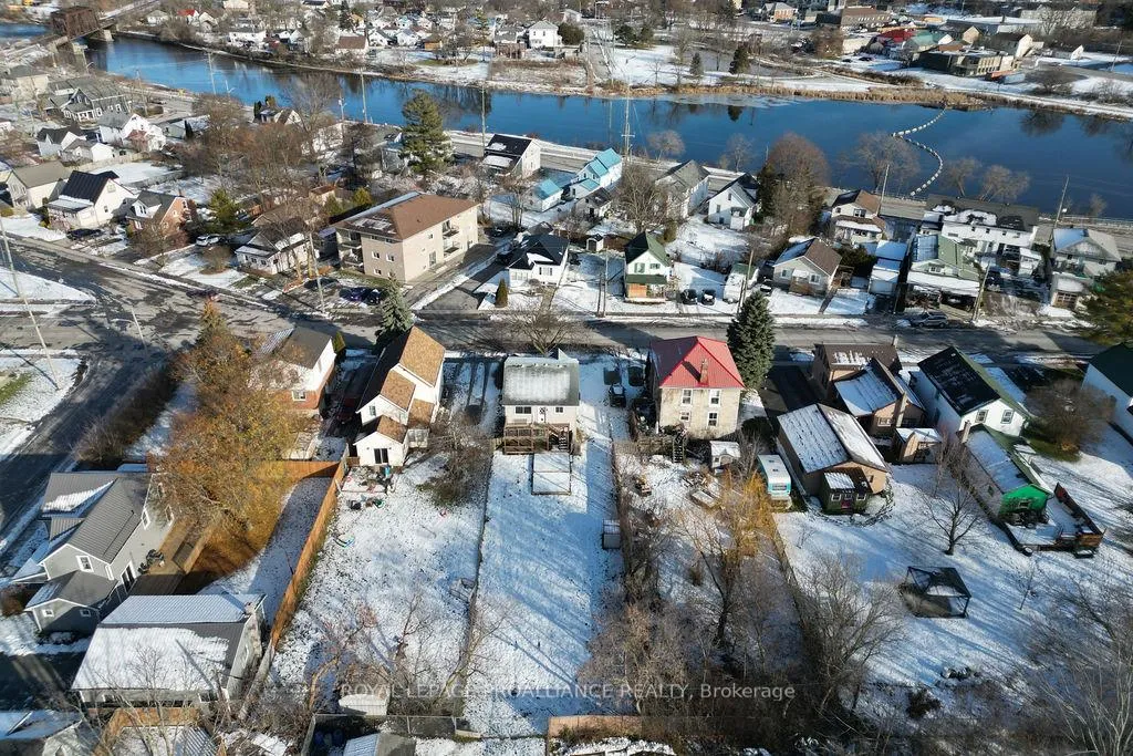 Photo 16 of 24 St Charles Street, Belleville, Belleville Ward — HOMEH