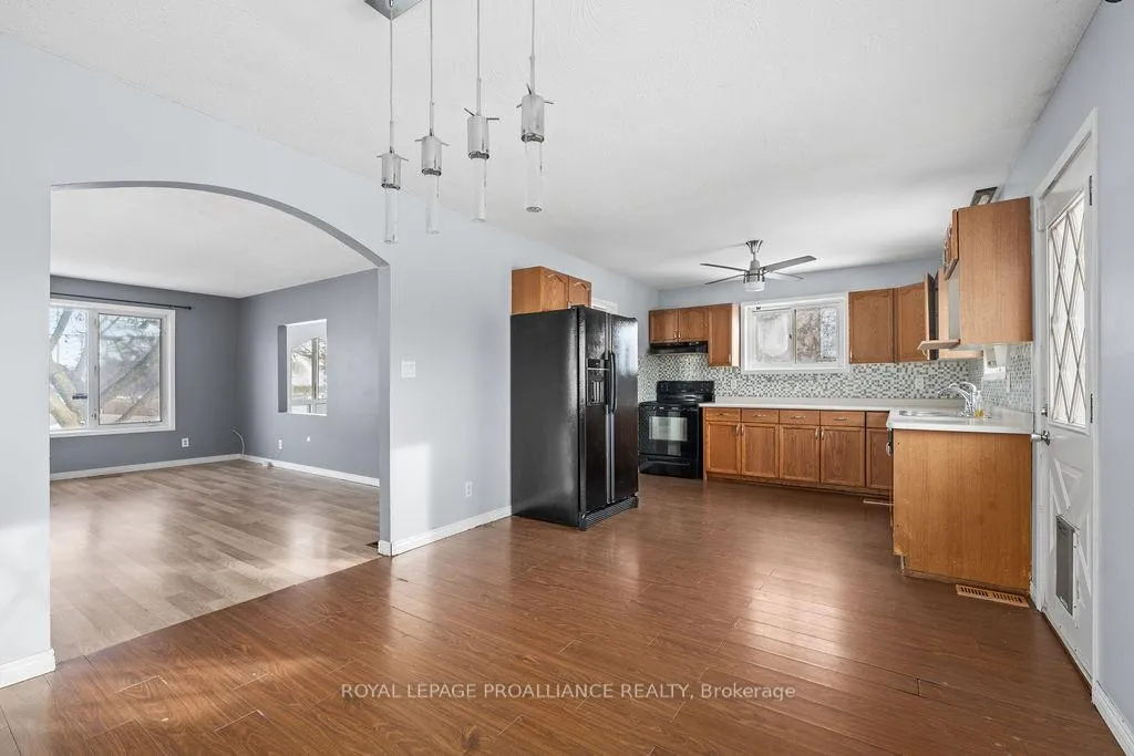 Photo 117 of 24 St Charles Street, Belleville, Belleville Ward — HOMEH