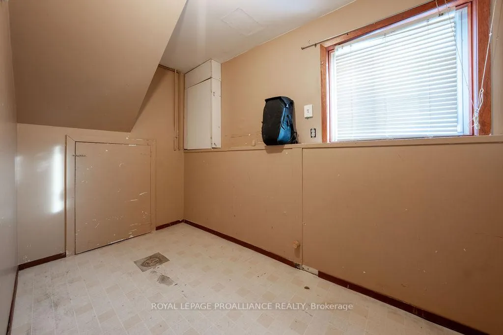 Photo 271 of 24 St Charles Street, Belleville, Belleville Ward — HOMEH