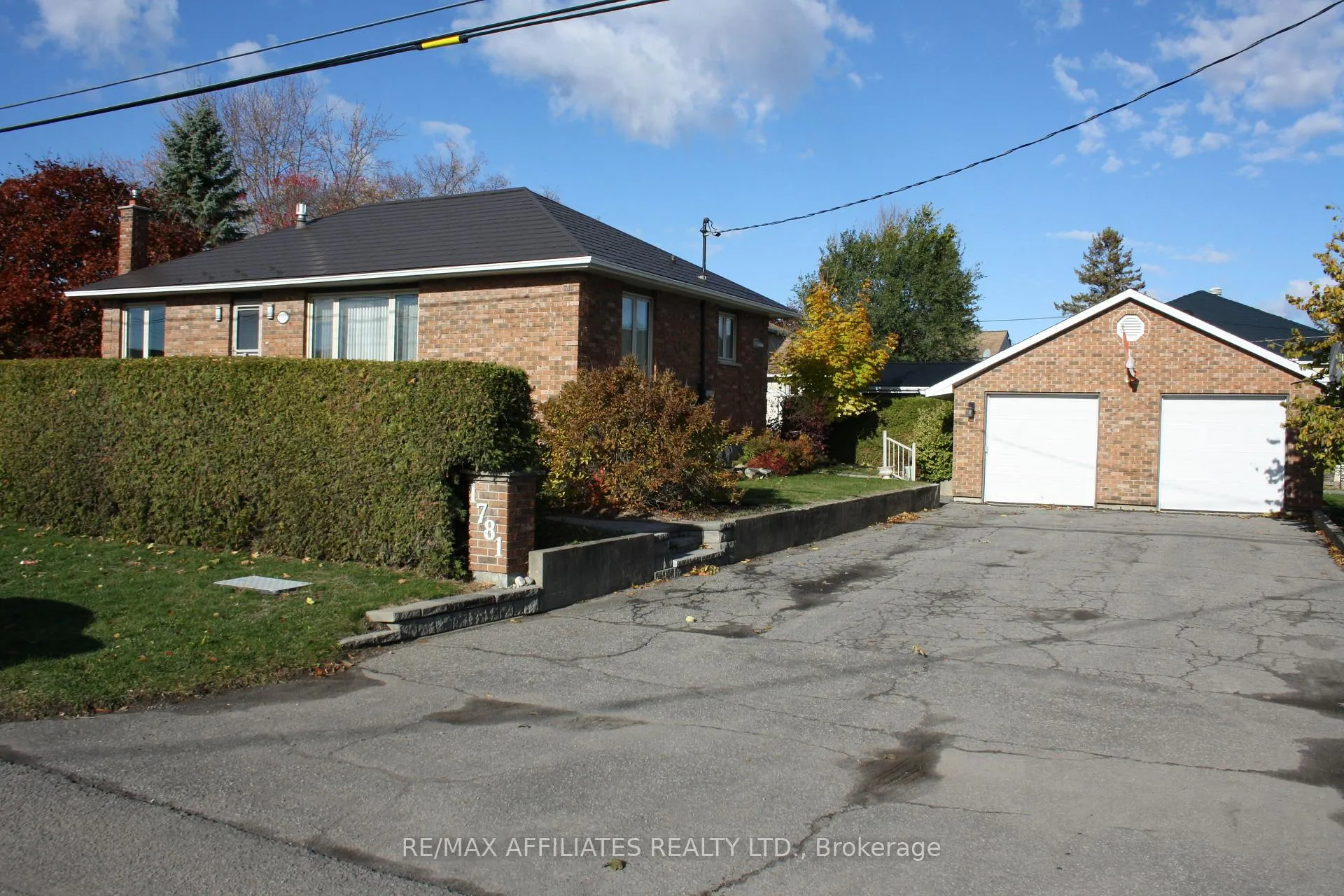 Front of 1781 Queensdale Avenue