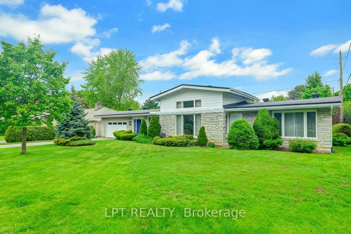 Photo 15 of 169 Roger Road, Ottawa, Faircrest Heights — HOMEH