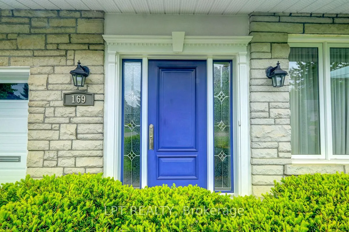 Photo 20 of 169 Roger Road, Ottawa, Faircrest Heights — HOMEH