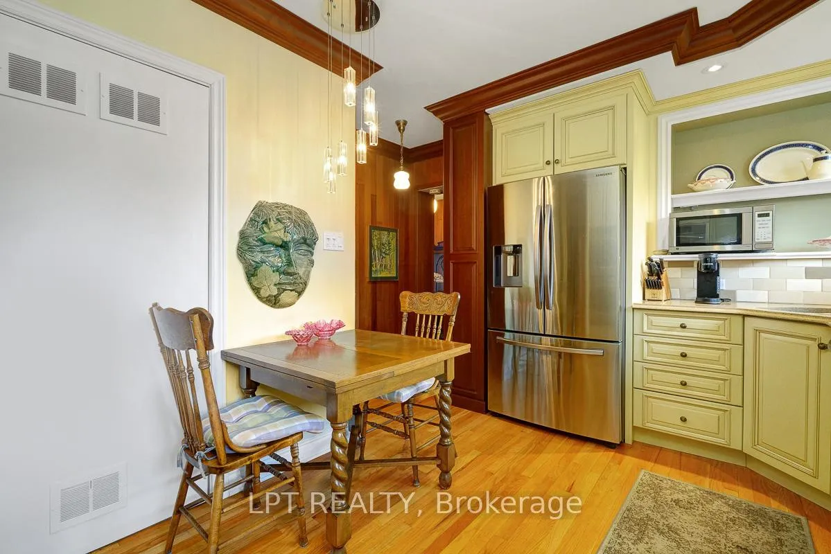 Photo 109 of 169 Roger Road, Ottawa, Faircrest Heights — HOMEH