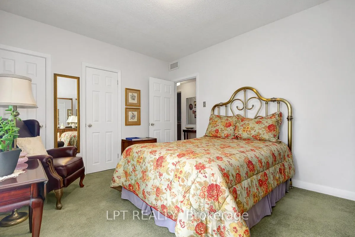 Photo 137 of 169 Roger Road, Ottawa, Faircrest Heights — HOMEH
