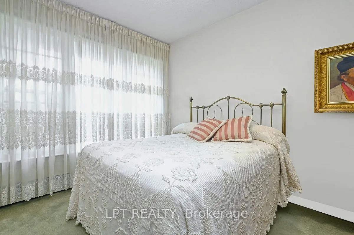 Photo 147 of 169 Roger Road, Ottawa, Faircrest Heights — HOMEH