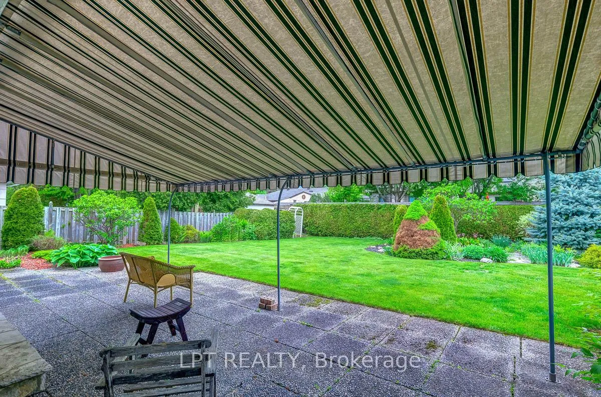 Photo 246 of 169 Roger Road, Ottawa, Faircrest Heights — HOMEH