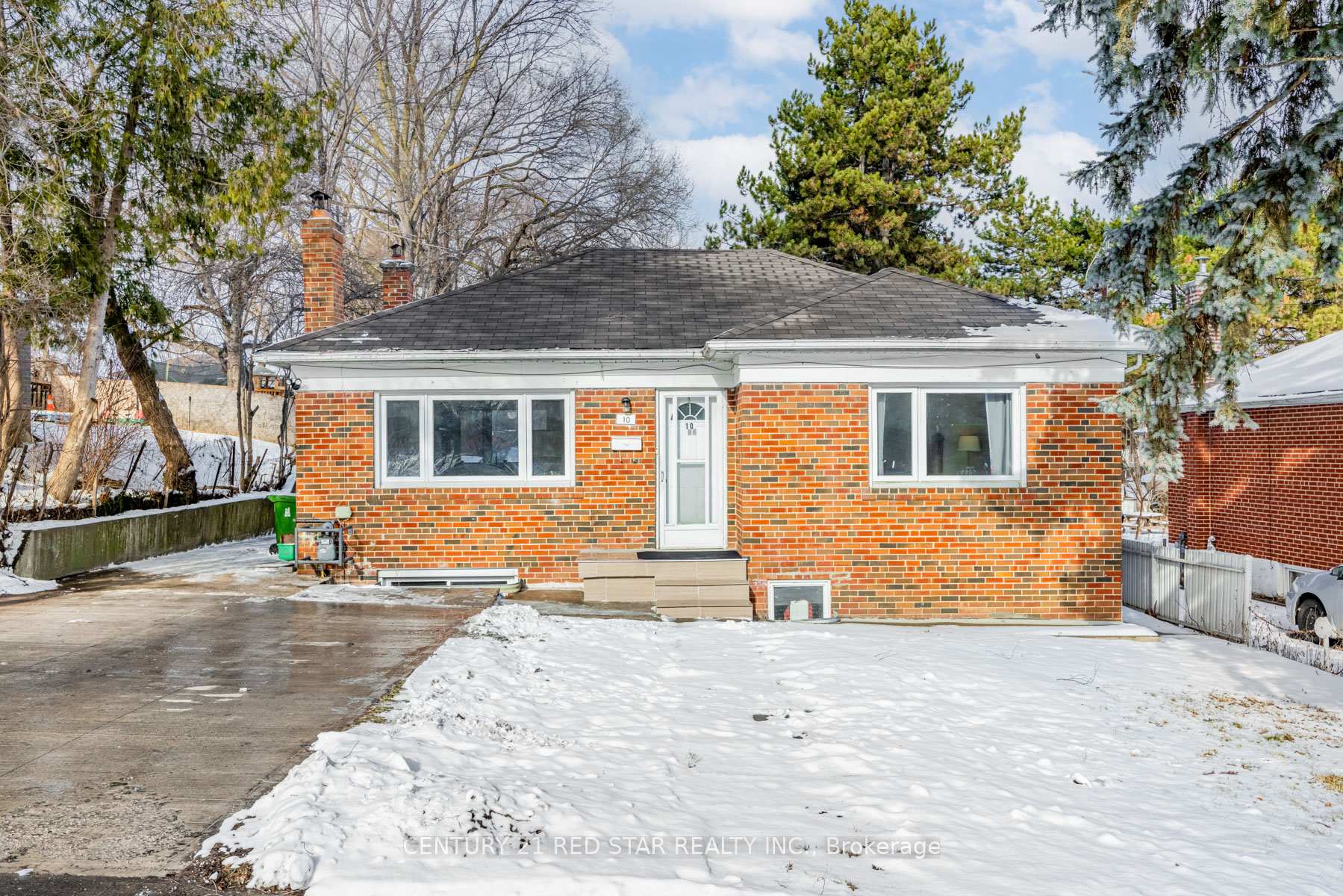 Front of 10 Beattie Avenue