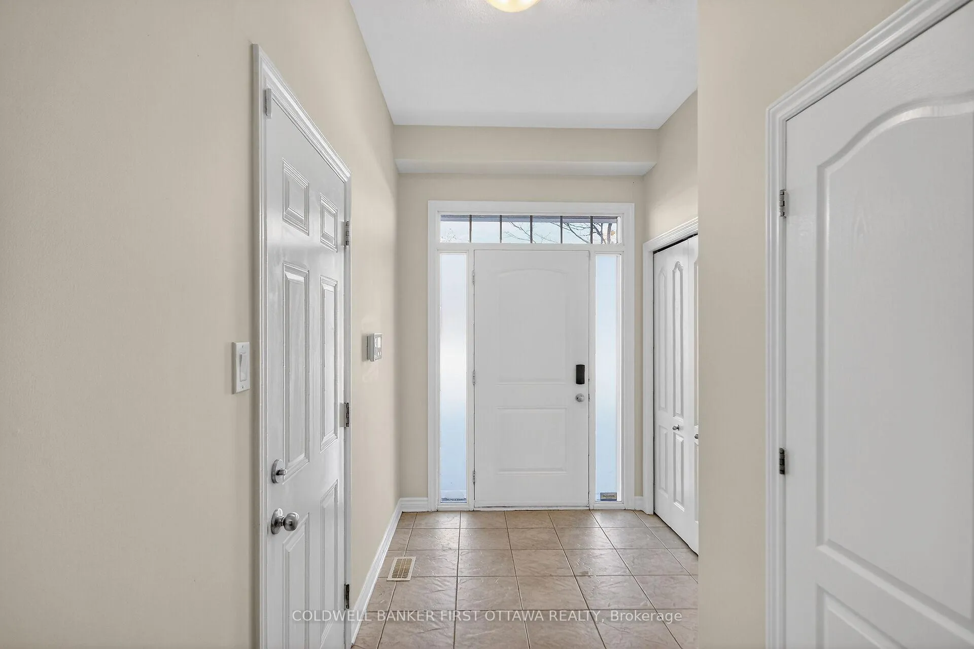 Photo 3 of 184 Highbury Park Drive, Ottawa, Barrhaven - Longfields — HOMEH