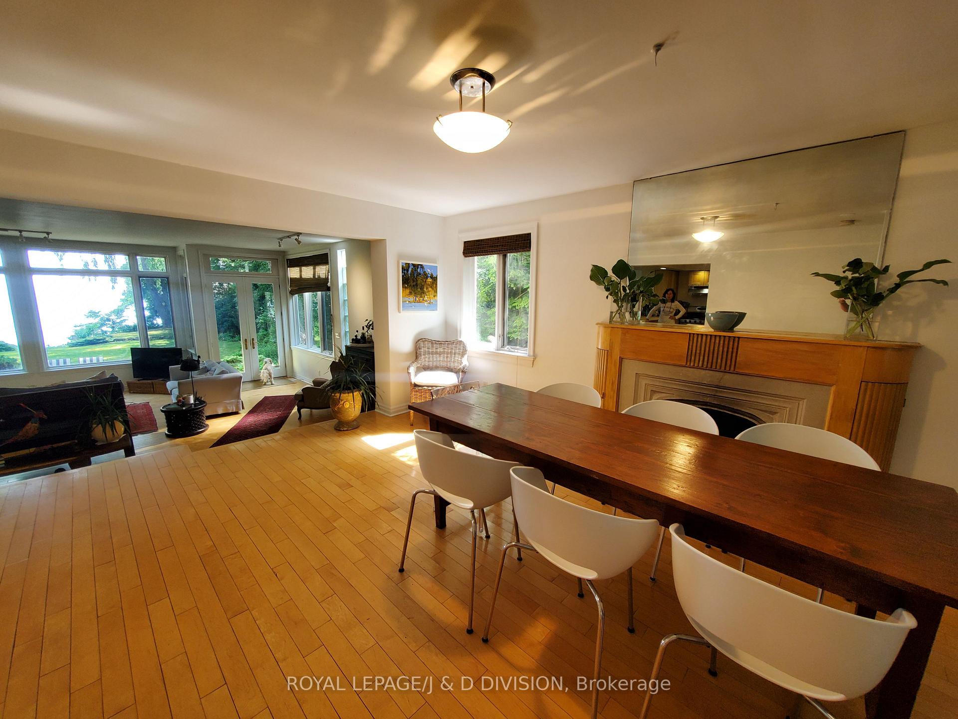 Photo 9 of 63 Lake Promenade, Etobicoke, Long Branch — HOMEH