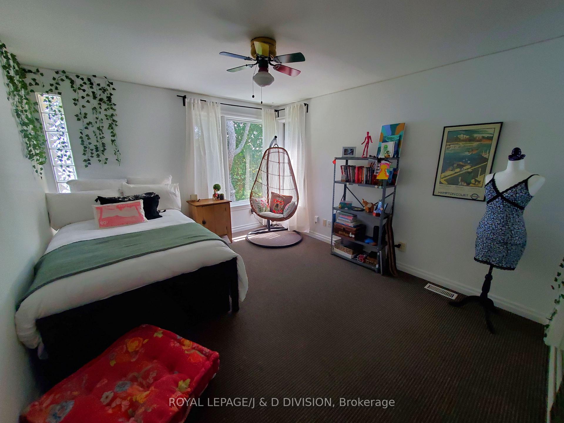 Photo 16 of 63 Lake Promenade, Etobicoke, Long Branch — HOMEH
