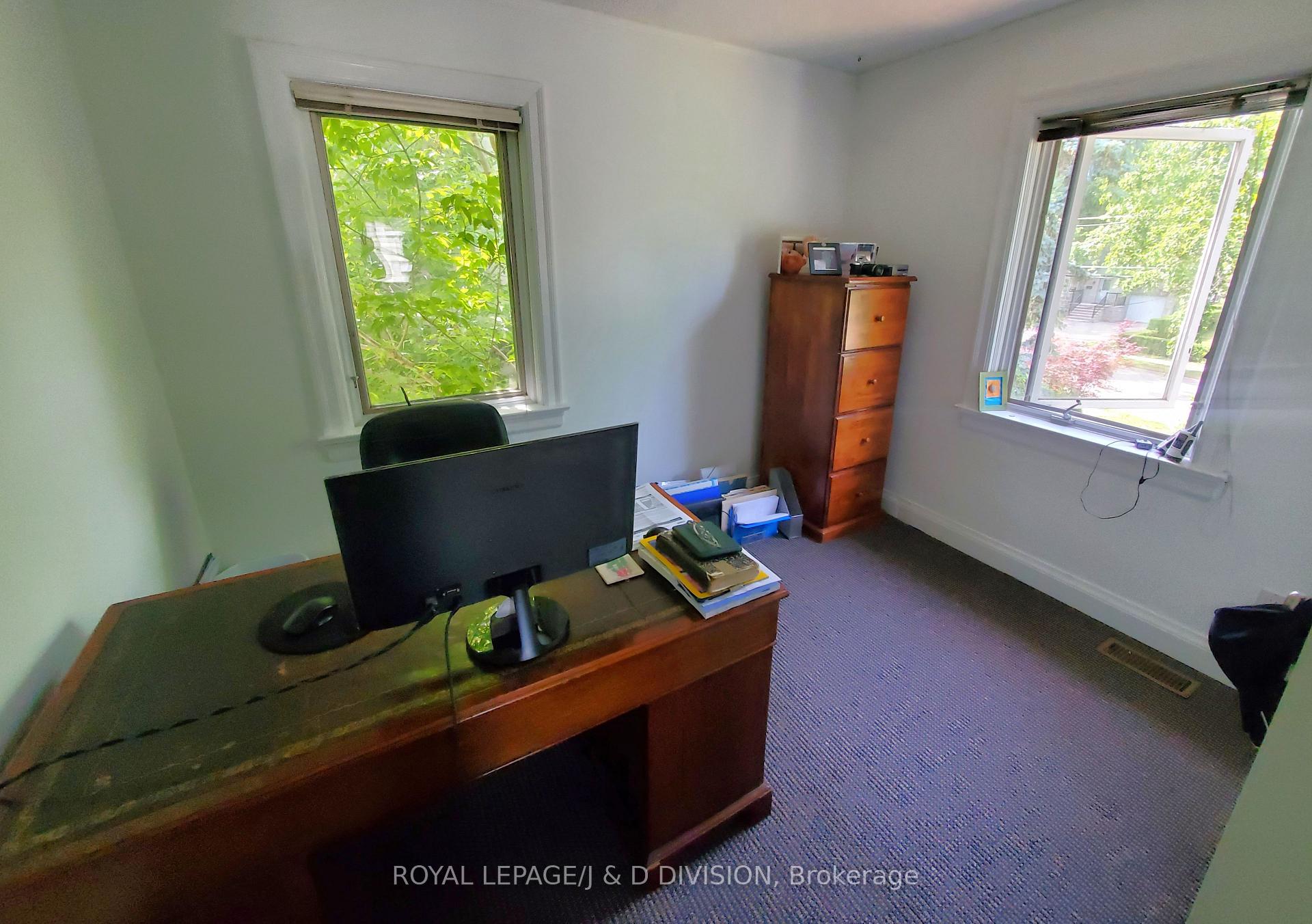 Photo 18 of 63 Lake Promenade, Etobicoke, Long Branch — HOMEH