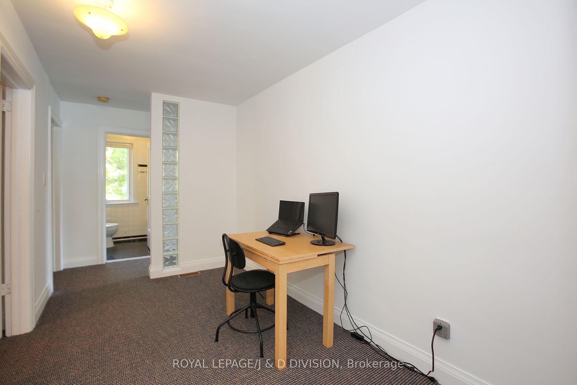 Photo 19 of 63 Lake Promenade, Etobicoke, Long Branch — HOMEH