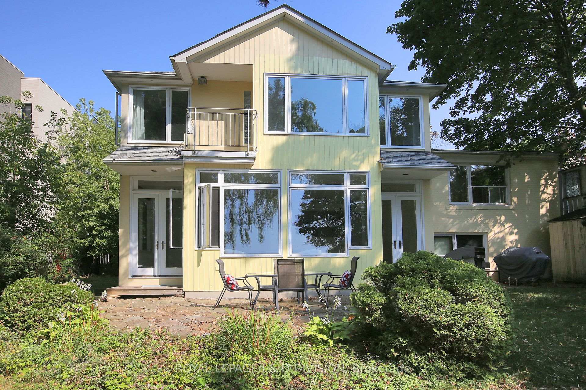 Photo 22 of 63 Lake Promenade, Etobicoke, Long Branch — HOMEH