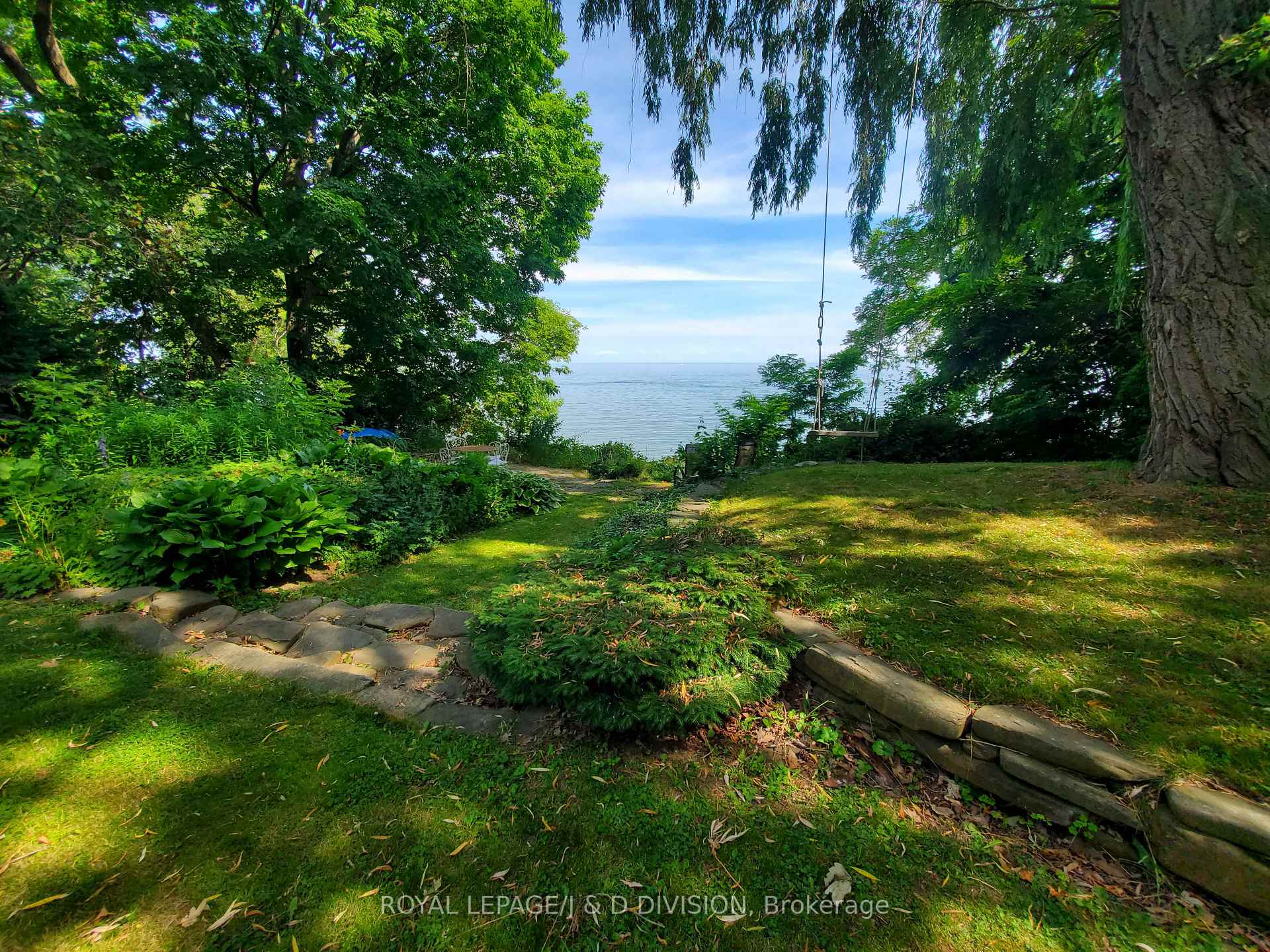 Photo 26 of 63 Lake Promenade, Etobicoke, Long Branch — HOMEH