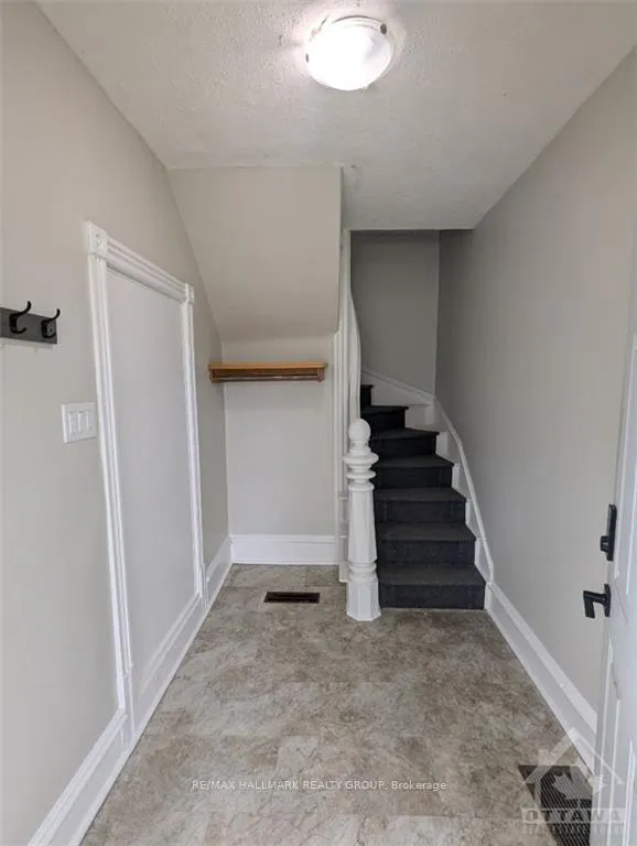 Photo 12 of Unit 2, 290 Elgin Street W, Arnprior — HOMEH