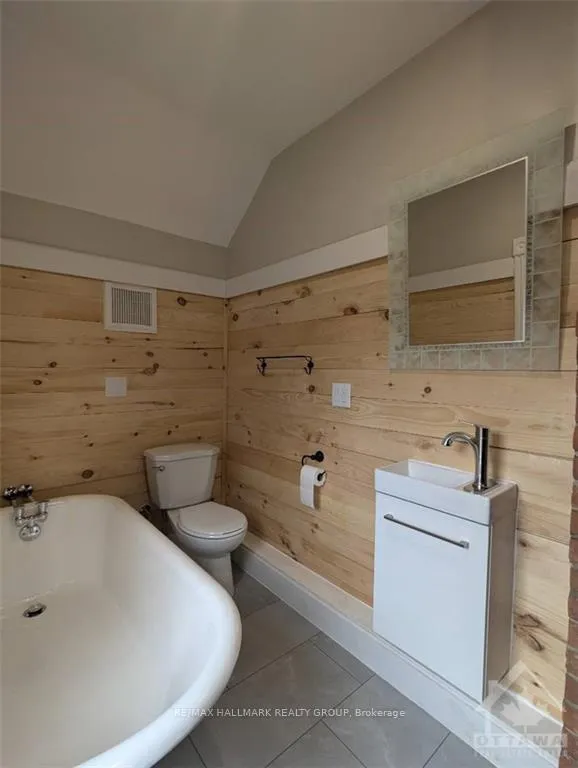 Photo 117 of Unit 2, 290 Elgin Street W, Arnprior — HOMEH