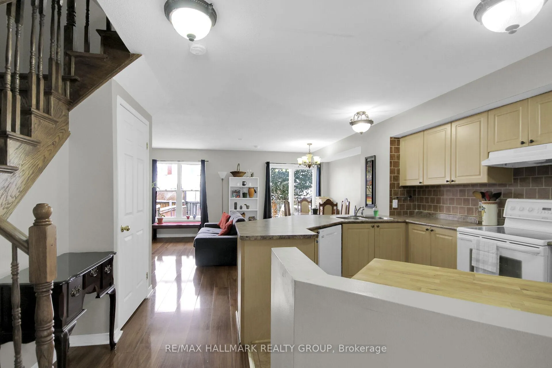 Photo 39 of 261 WestValley Pvt, Ottawa, Brookfield Gardens — HOMEH