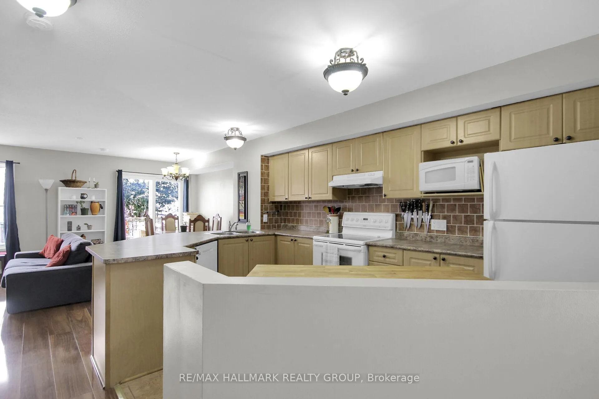 Photo 48 of 261 WestValley Pvt, Ottawa, Brookfield Gardens — HOMEH