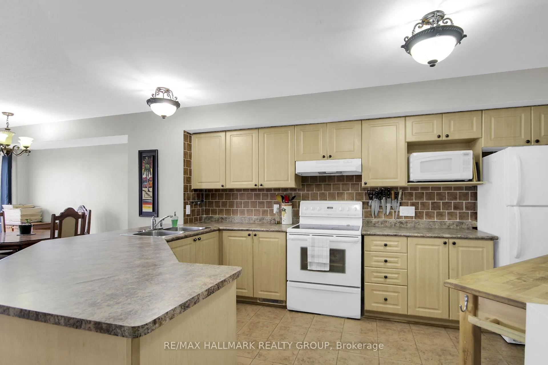 Photo 53 of 261 WestValley Pvt, Ottawa, Brookfield Gardens — HOMEH