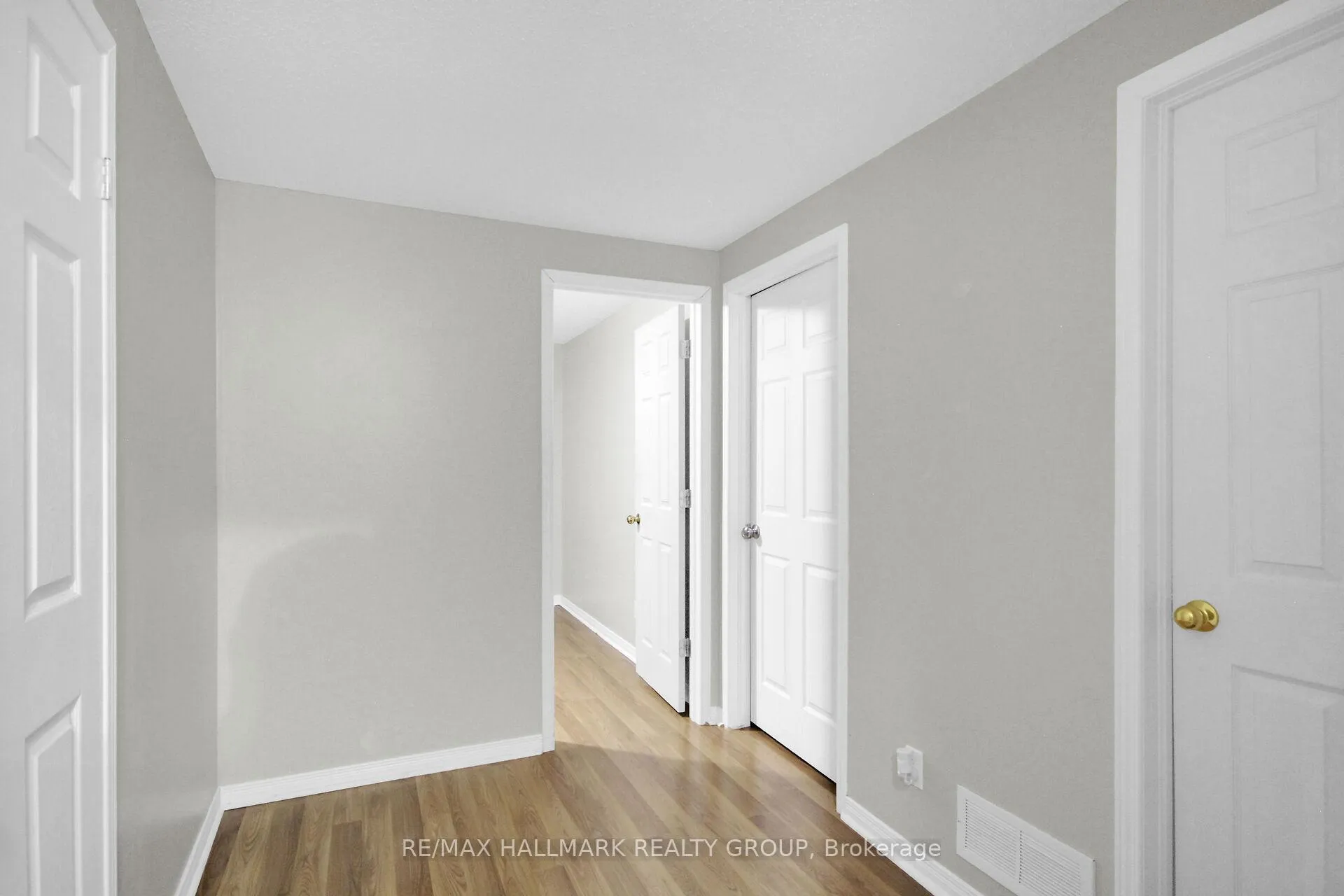 Photo 164 of 261 WestValley Pvt, Ottawa, Brookfield Gardens — HOMEH