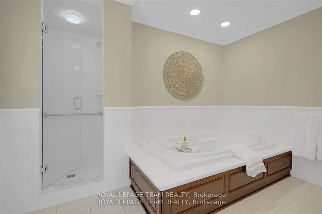 Photo 104 of 1781 Rhodes Crescent, Ottawa, Playfair Park — HOMEH