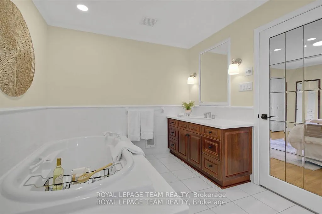 Photo 103 of 1781 Rhodes Crescent, Ottawa, Playfair Park — HOMEH