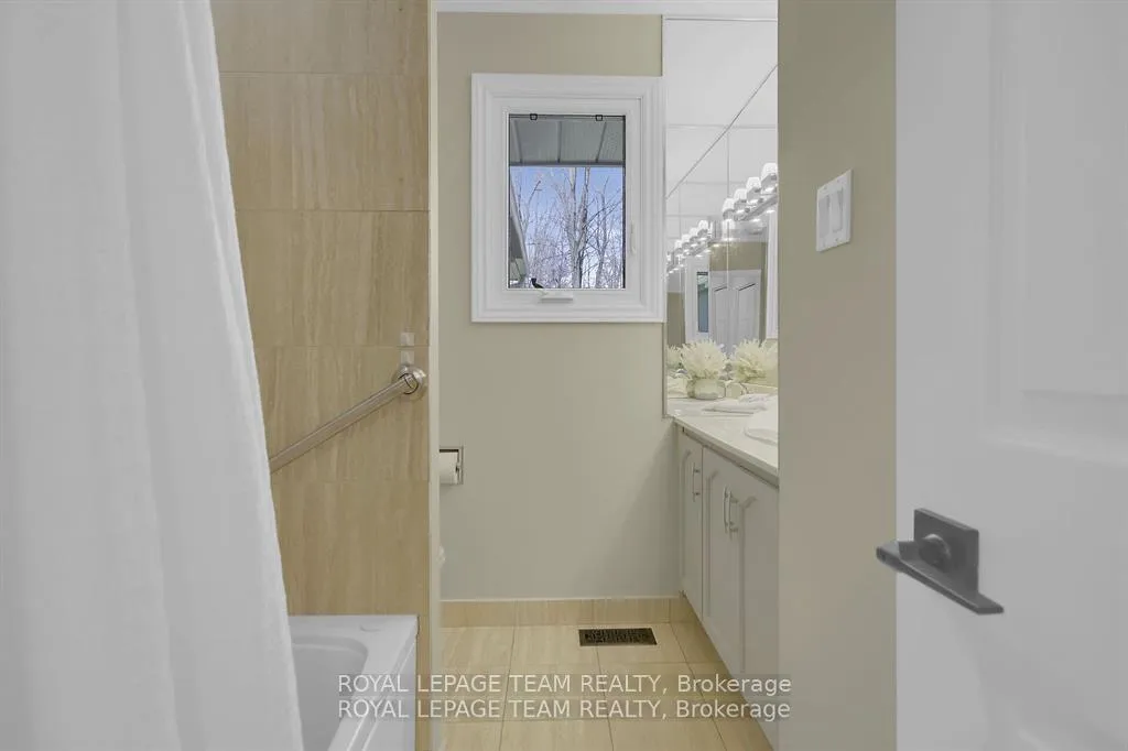 Photo 122 of 1781 Rhodes Crescent, Ottawa, Playfair Park — HOMEH