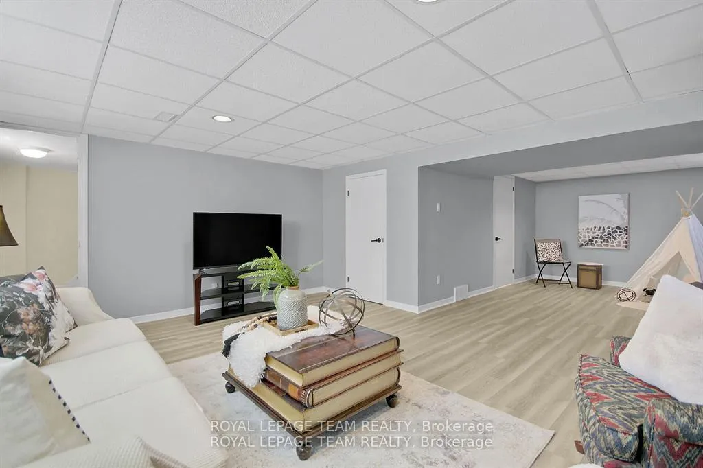 Photo 133 of 1781 Rhodes Crescent, Ottawa, Playfair Park — HOMEH