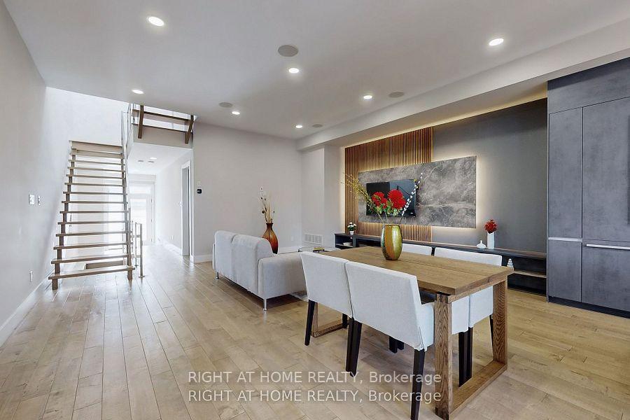 Photo 7 of 450 A Valermo Drive, Etobicoke, Alderwood — HOMEH