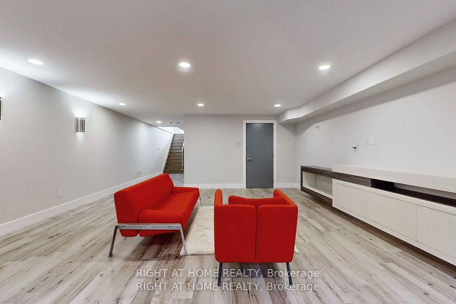 Photo 21 of 450 A Valermo Drive, Etobicoke, Alderwood — HOMEH