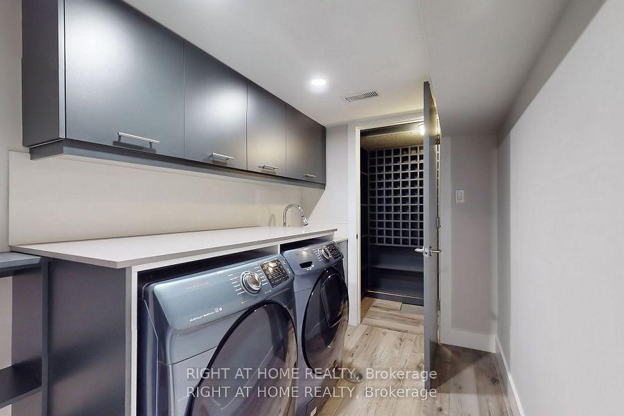 Photo 23 of 450 A Valermo Drive, Etobicoke, Alderwood — HOMEH