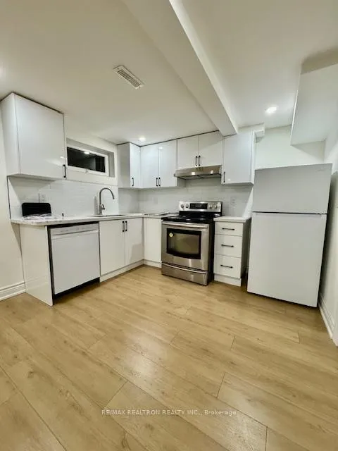 Photo 1 of Unit Basement, 8 Devins Drive, Aurora, Aurora Heights — HOMEH