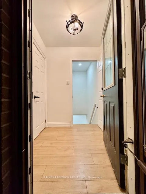 Photo 11 of Unit Basement, 8 Devins Drive, Aurora, Aurora Heights — HOMEH