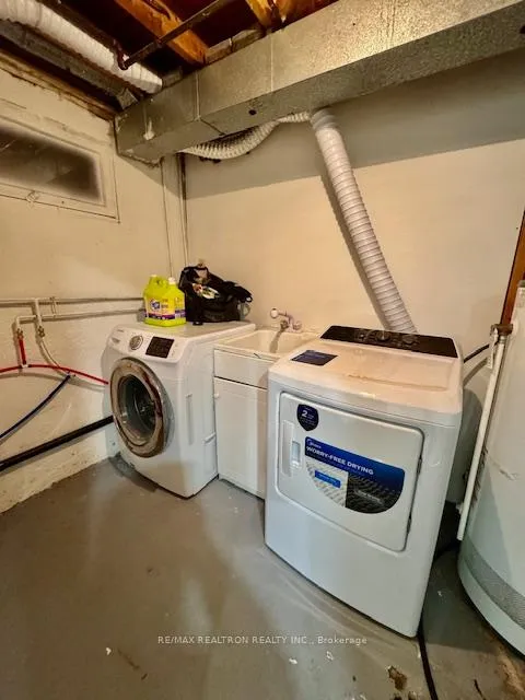 Photo 12 of Unit Basement, 8 Devins Drive, Aurora, Aurora Heights — HOMEH