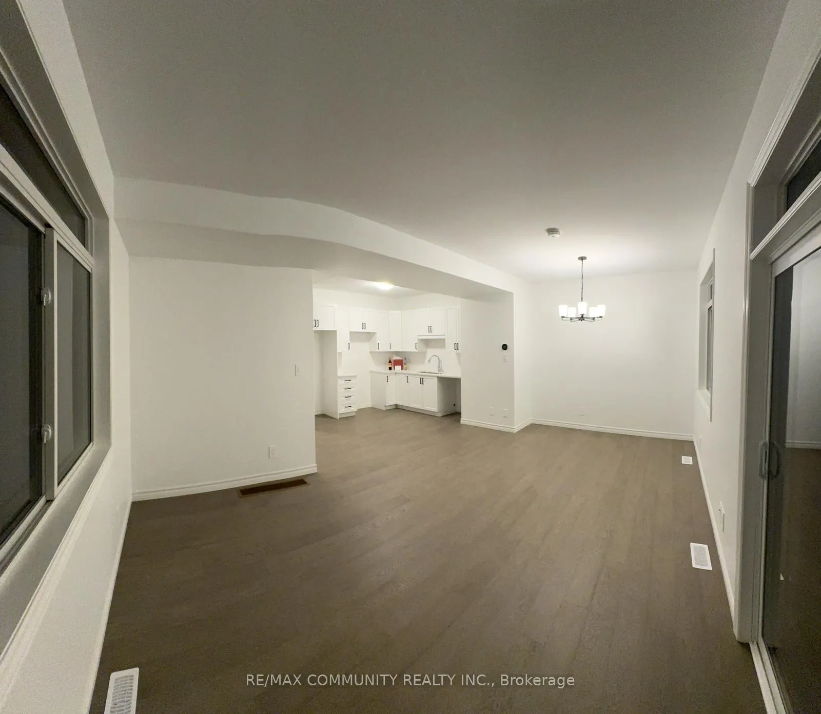 Photo 5 of 10 Otonabee Street, Belleville, Thurlow Ward — HOMEH