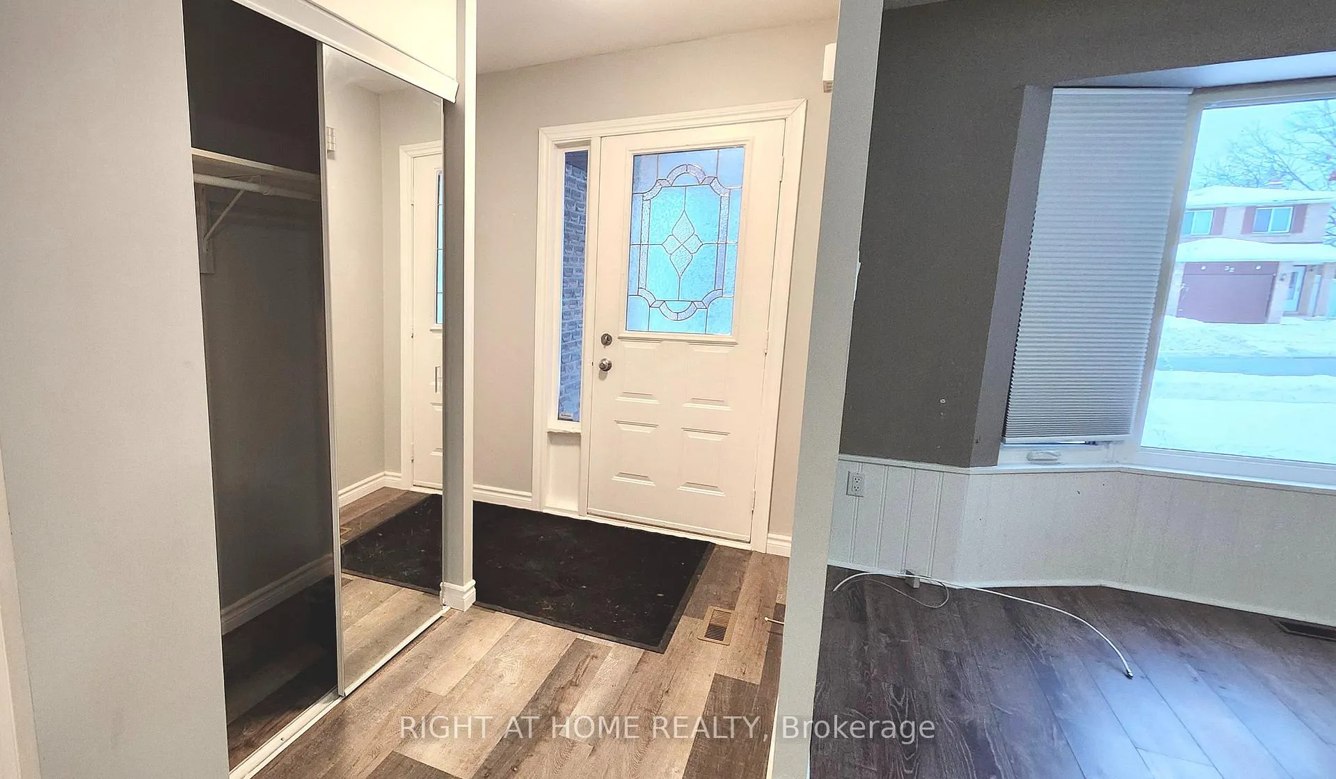 Photo 12 of 29 Fox Run, Barrie, Letitia Heights — HOMEH