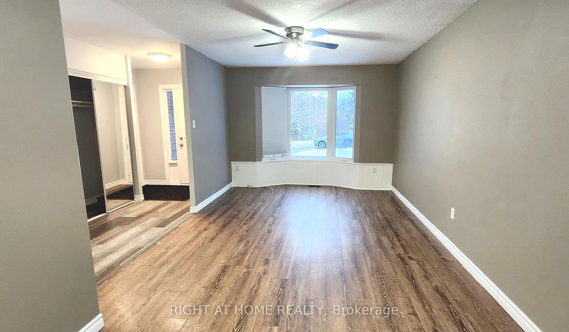 Photo 21 of 29 Fox Run, Barrie, Letitia Heights — HOMEH
